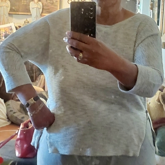 Denver Hayes Side Zippered 3/4 Sleeve Sweatshirt - Picture 3 of 16